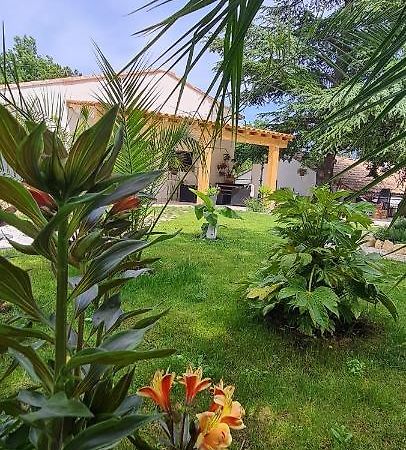 Gîte les 2 cèdres Cardet Esterno foto